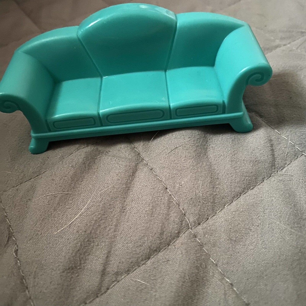 Vintage Lot Of Assorted Dollhouse Furniture~Couch~Chair~Bathtub